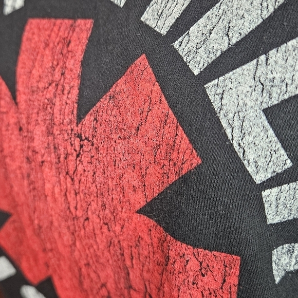 Red Hot Chili Peppers Distressed Look Band Tee Sz XL PTP 22" NWT - Picture 7 of 8